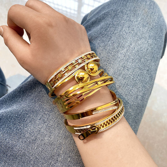 Vintage Geometric Stainless Steel Hollow Bracelet with Rhinestone Inlay and 18K Gold Plating