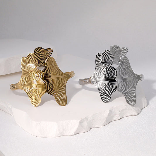 Bracciale da donna minimalista a foglia di Ginkgo in acciaio inossidabile con finitura galvanica