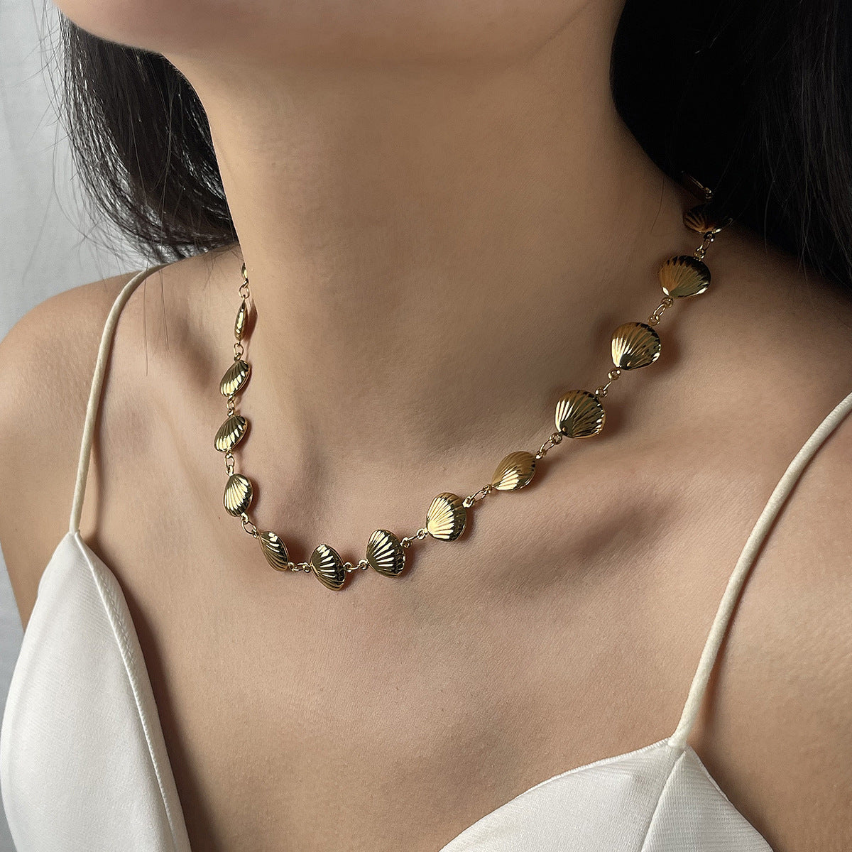Collana da Donna Minimalista con Cuore Geometrico, Croce, Stella, in Acciaio Inox Placcato Oro 18K