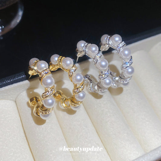 Pendientes Geométricos Minimalistas de Perlas con Incrustaciones de Circonita y Postes de Plata Bañados en Oro para Mujer