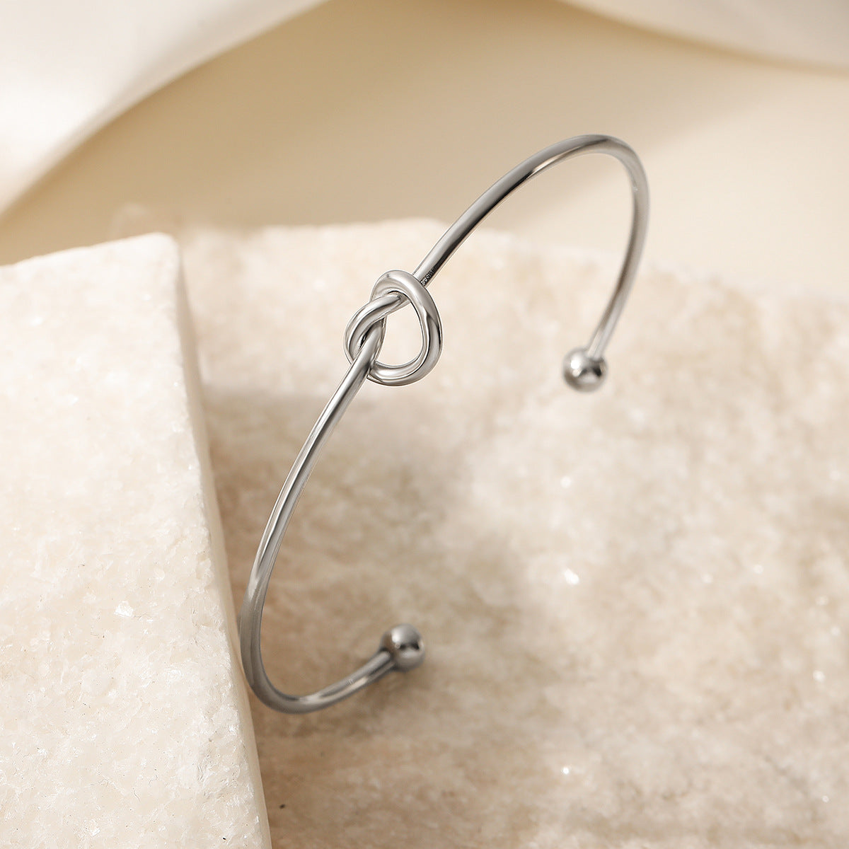 Minimalist Knoted Heart-Shaped 18K Gold-Plated Stainless Steel Bracelet for Women