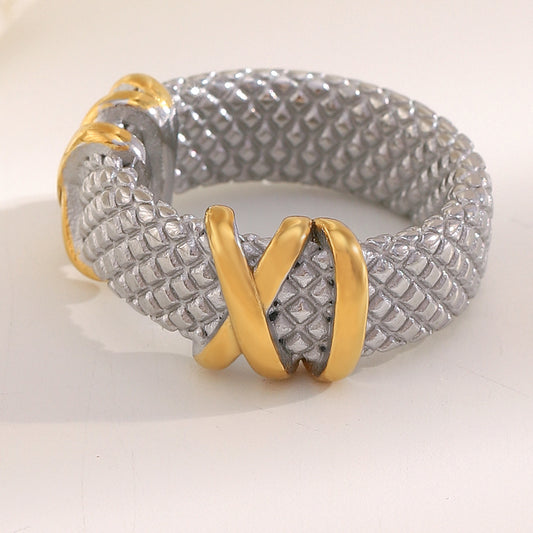 Minimalist Geometric Stainless Steel Ring with 18K Gold Plating and Scale Texture Design for Women