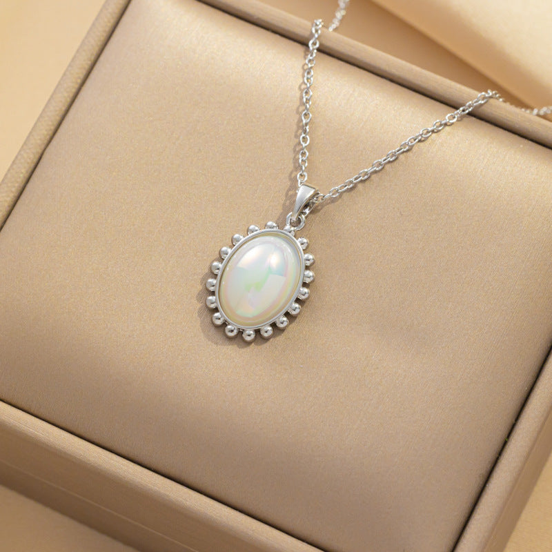 Collana con ciondolo geometrico minimalista da donna in acciaio al titanio con intarsio in madreperla placcata sottovuoto, gioielli ipoallergenici