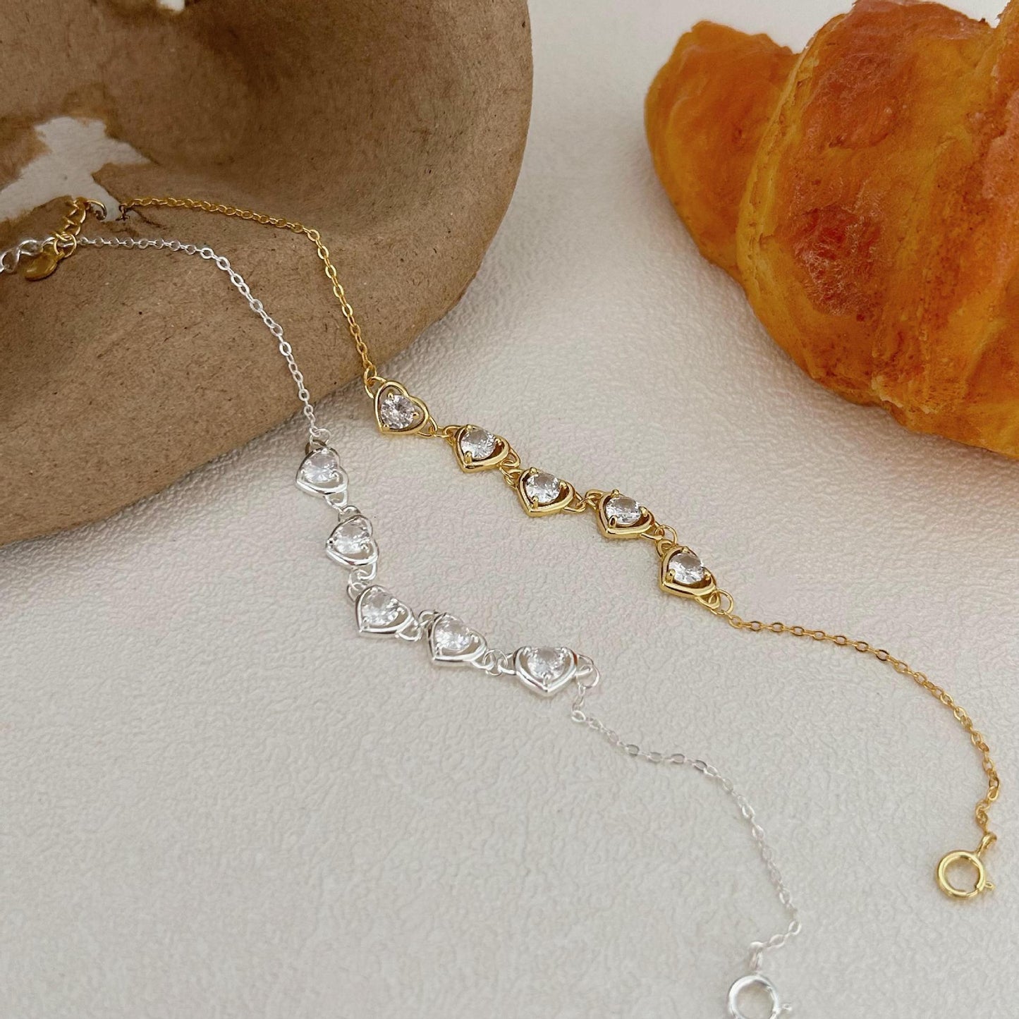Minimalist Heart-Shaped S925 Sterling Silver Bracelet with Cubic Zirconia Accents Geometric Design