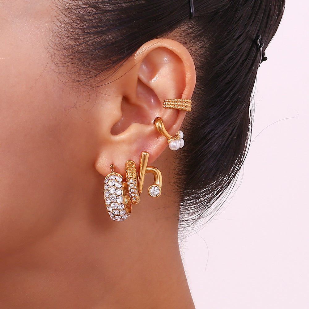 Orecchini a clip minimalisti geometrici in acciaio inossidabile con placcatura in oro 18 carati e punti micro-pavé per donne