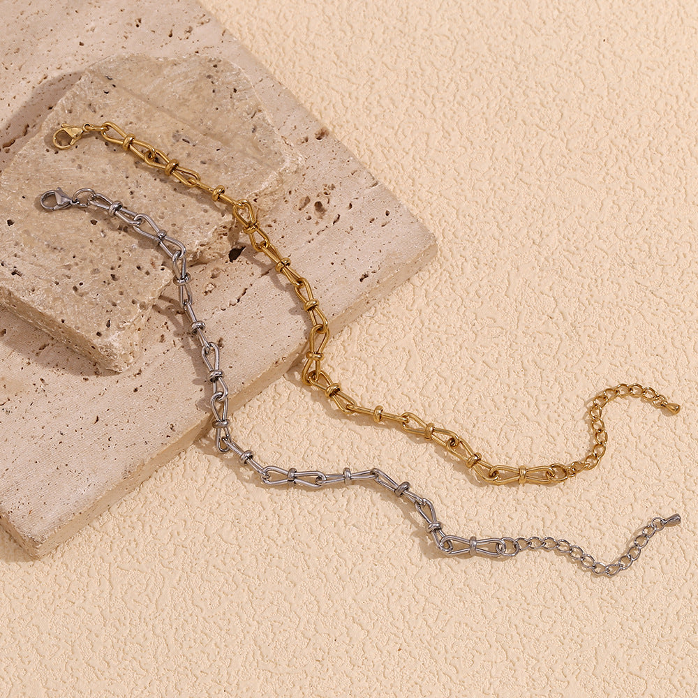 Minimalist Bow-Shaped Anklet for Women Made of Stainless Steel with 14K Gold Plating