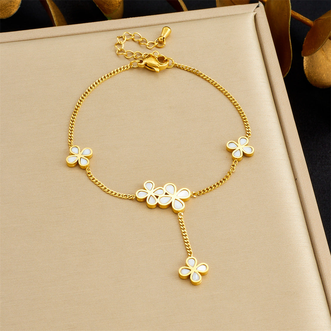 Minimalist Geometric Butterfly Lip Drip Oil Rhinestone Stainless Steel Bracelet with Fine Chain