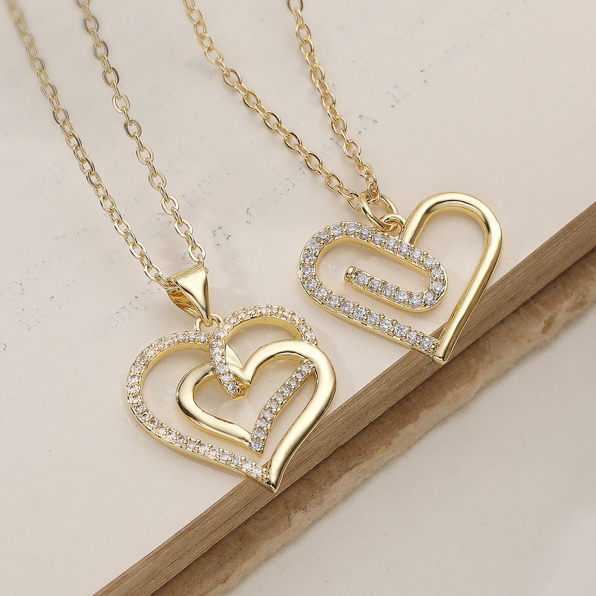 Minimalist Elegant Gold Plated Brass Heart Cubic Zirconia Pendant Necklace for Women
