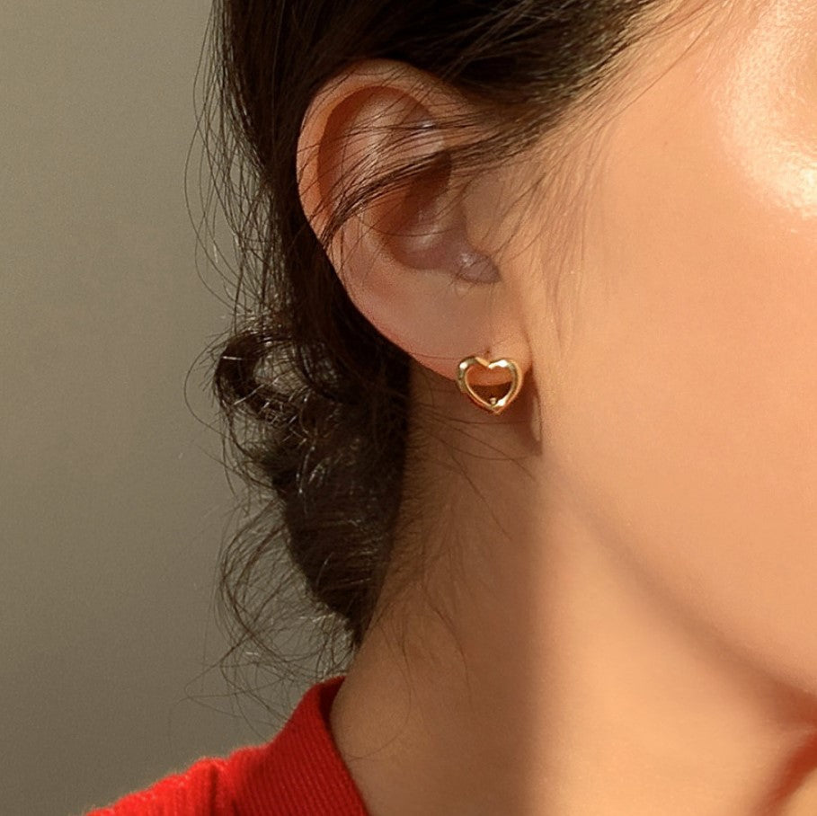 Minimalist Heart-Shaped 925 Sterling Silver Hoop Earrings with Handcrafted Finish for Women