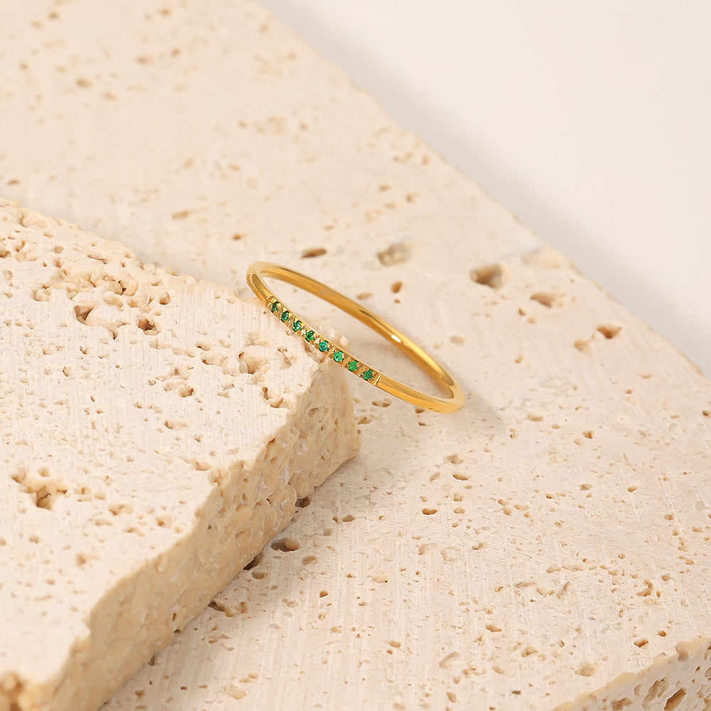 Anello geometrico in acciaio inossidabile con intarsio in zircone e placcatura in oro 18 carati da donna — Gioielli di moda ipoallergenici