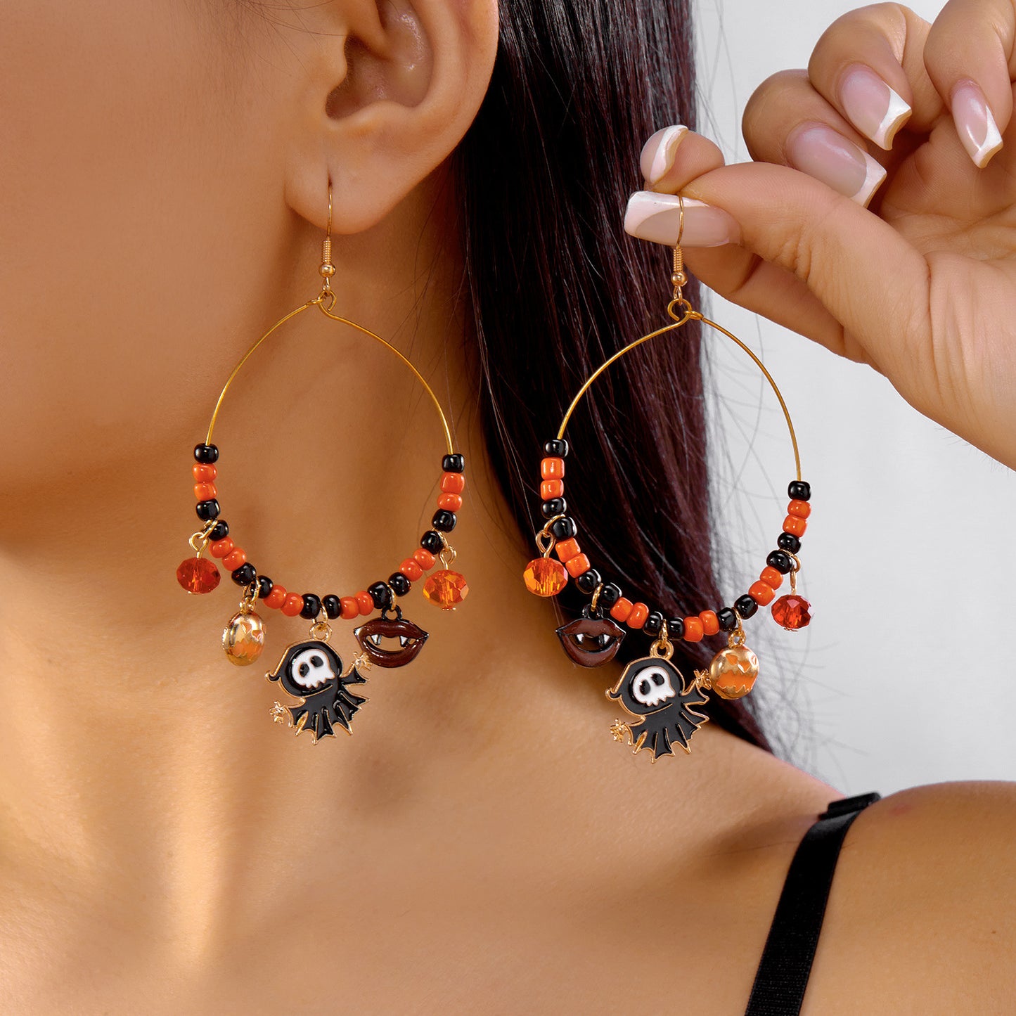 Pendientes de Halloween bonitos y divertidos con diseño de calabaza, fantasma, araña, murciélago y gato en forma geométrica, de aleación galvanizada para mujer