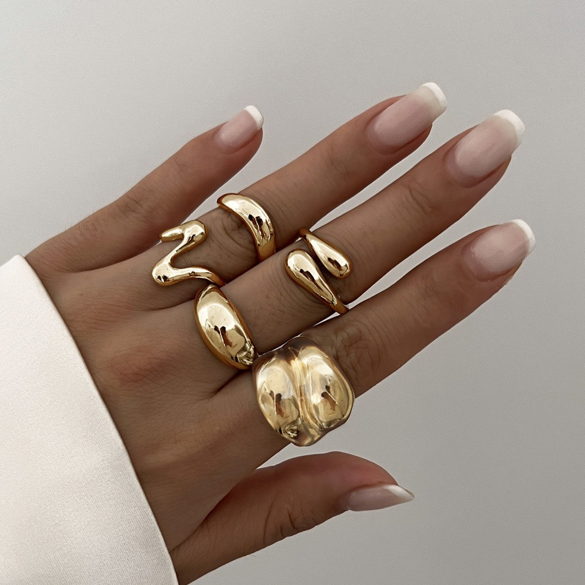 Anello Aperto Regolabile in Lega Placcata con Motivo Geometrico Liquido Lava da Donna