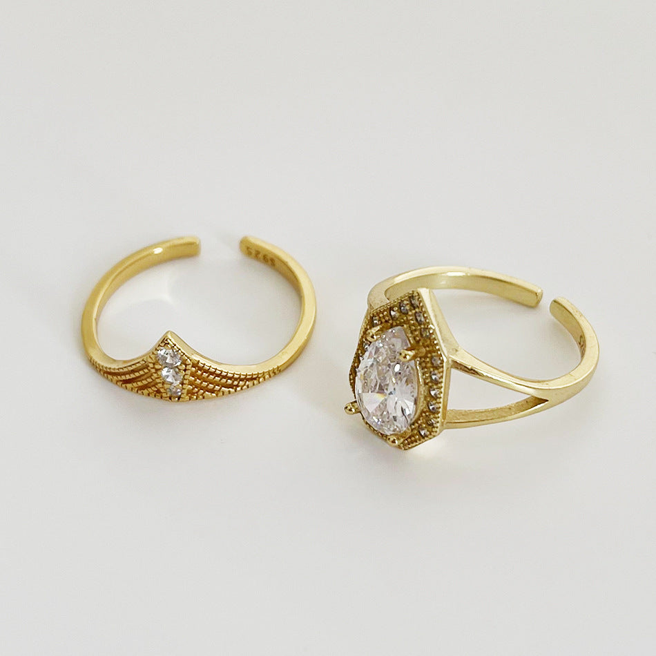 Anello placcato in argento sterling 925 con zirconi cubici, dal design geometrico minimalista e vintage