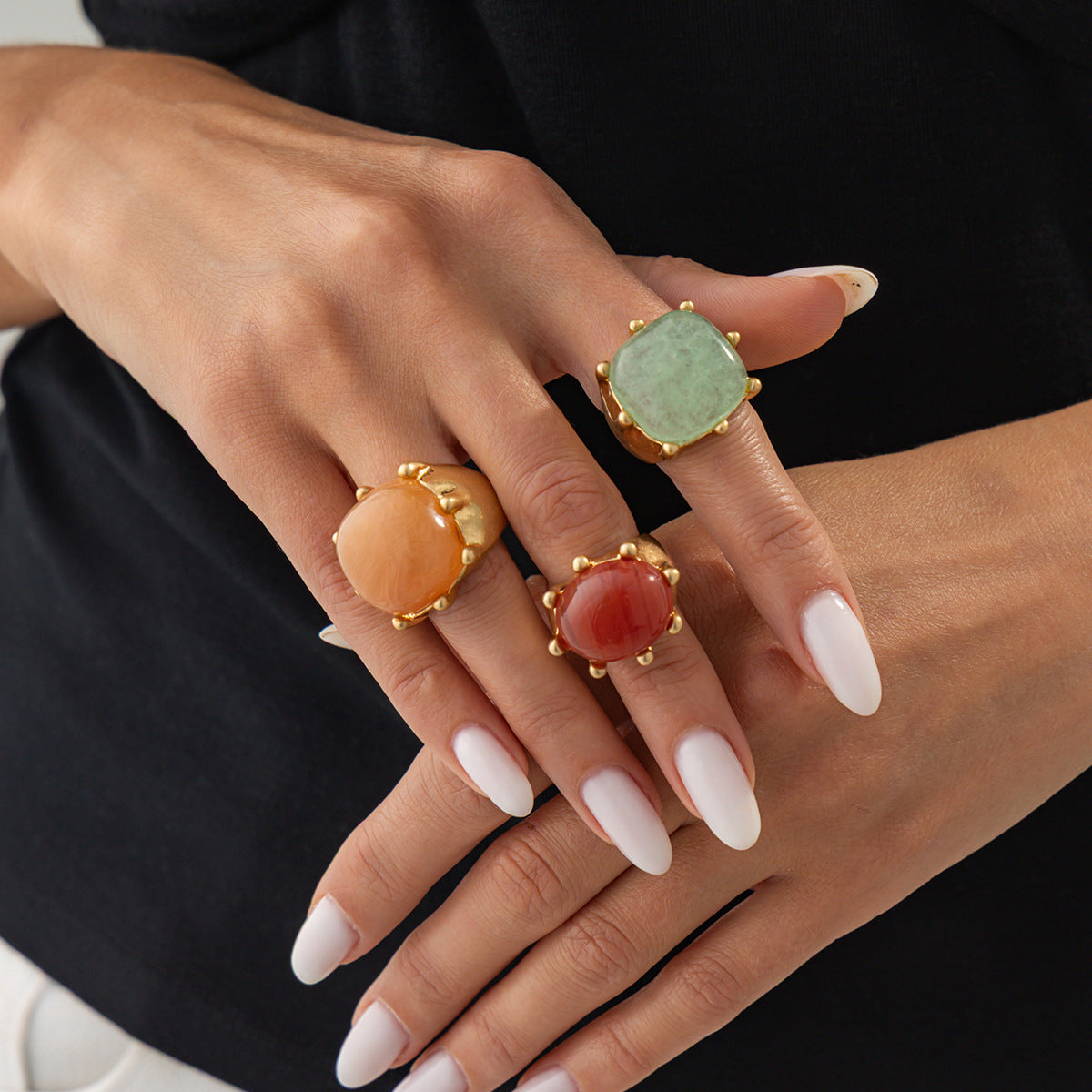 Sweet Vintage Geometric Zinc Alloy Ring with Gemstone Inlay and Resin Accent