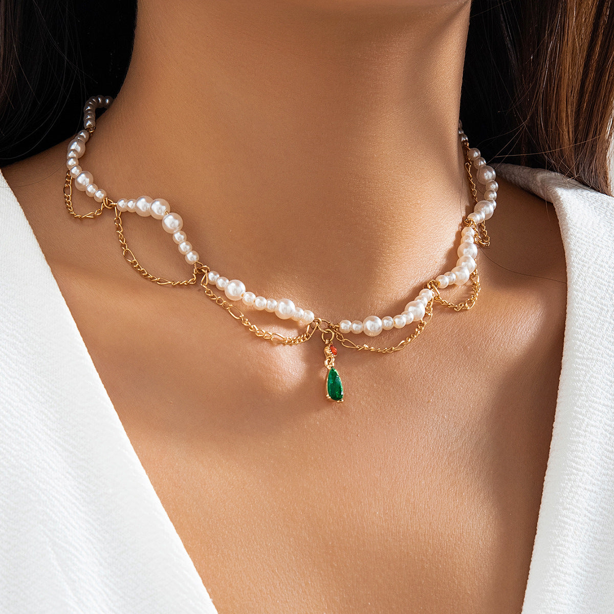 Minimalist Wave-Shaped Tassel Necklace with Alloy Chain and Rhinestone Pendant for Women