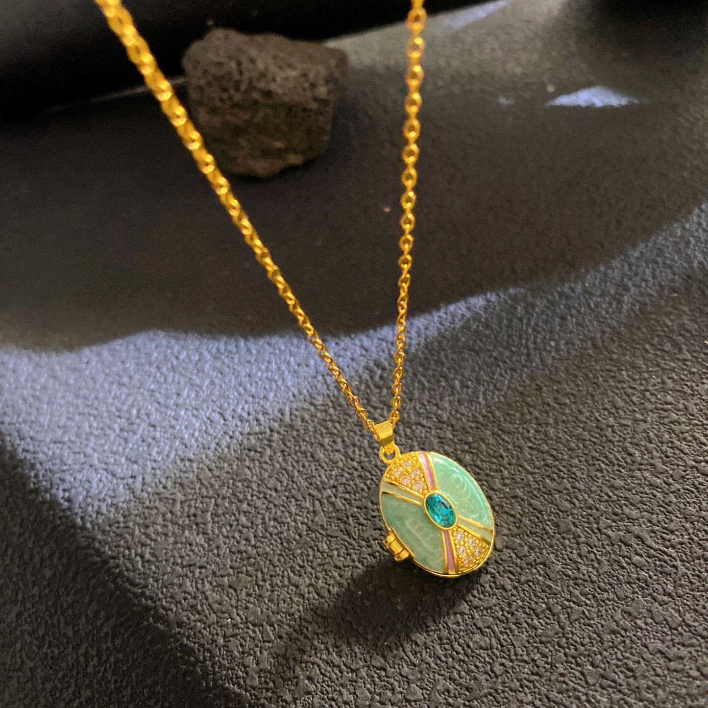 Vintage Elegant Geometric Leaf Teardrop Drip Oil Cubic Zirconia Necklace with 18K Gold Plated Brass Pendant on Titanium Steel Cable Chain for Women