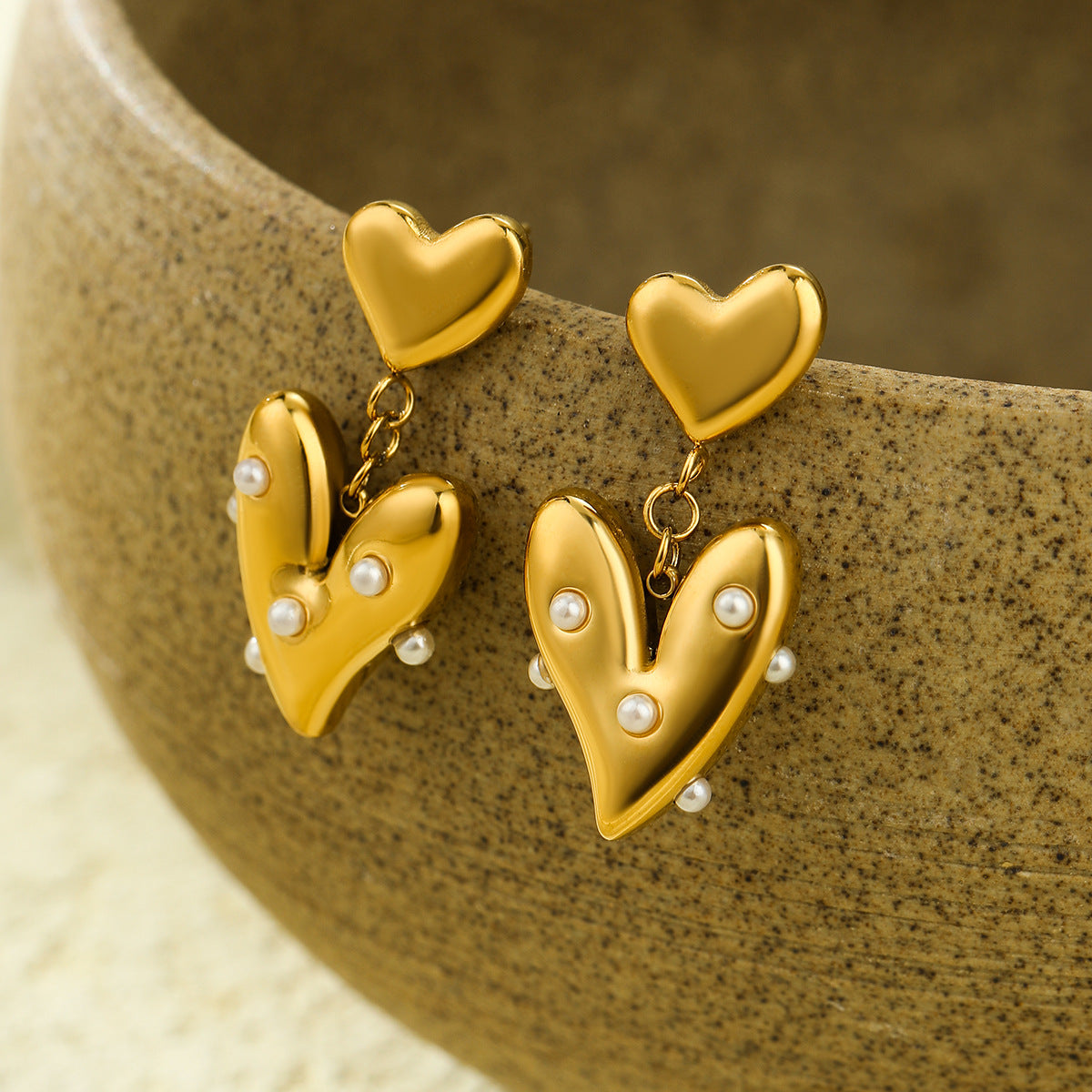 Fashionable Geometric Glossy Heart-Shaped Stainless Steel Earrings with Pearl Inlay for Women