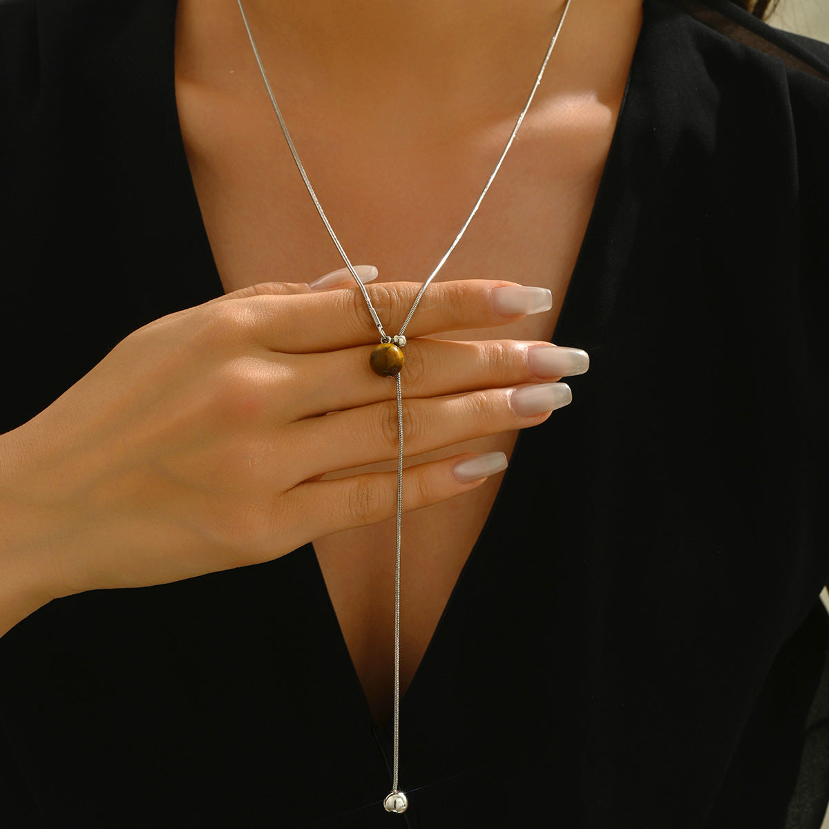 Collana con pendente geometrico in stile retrò in lega con intarsio di perle, catena lunga a strati con nappe