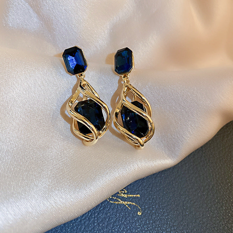 Pendientes Geométricos Vintage con Acentos de Perlas y Base de Cobre Chapado en Oro para Mujer