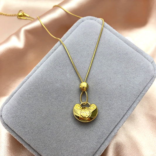 Collar minimalista geométrico de feng shui con candado de la paz para mujer, de acero de titanio con acabado chapado, elegante cadena para la clavícula