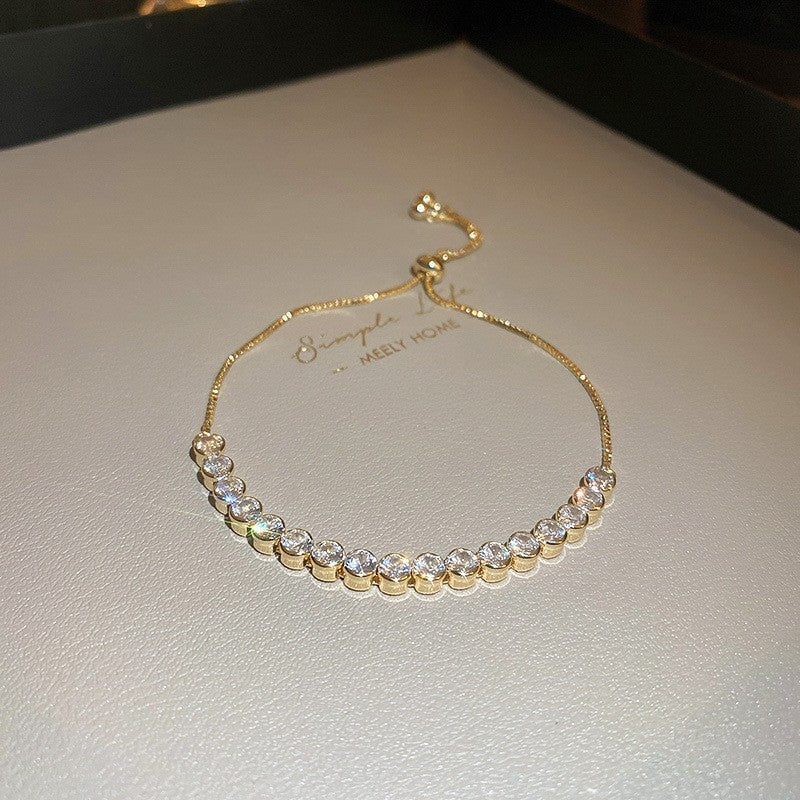 Elegant Heart-Shaped Gold-Plated Zirconia Bracelet for Women with Delicate Luxury Aesthetic