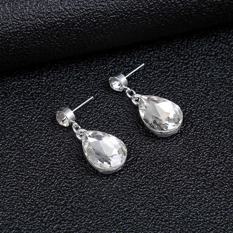 Chic Minimalist Leaf-Shaped Alloy Necklace Set with Rhinestone Inlay for Women, Plated Finish, Elegant Evening and Formal Occasion Jewelry