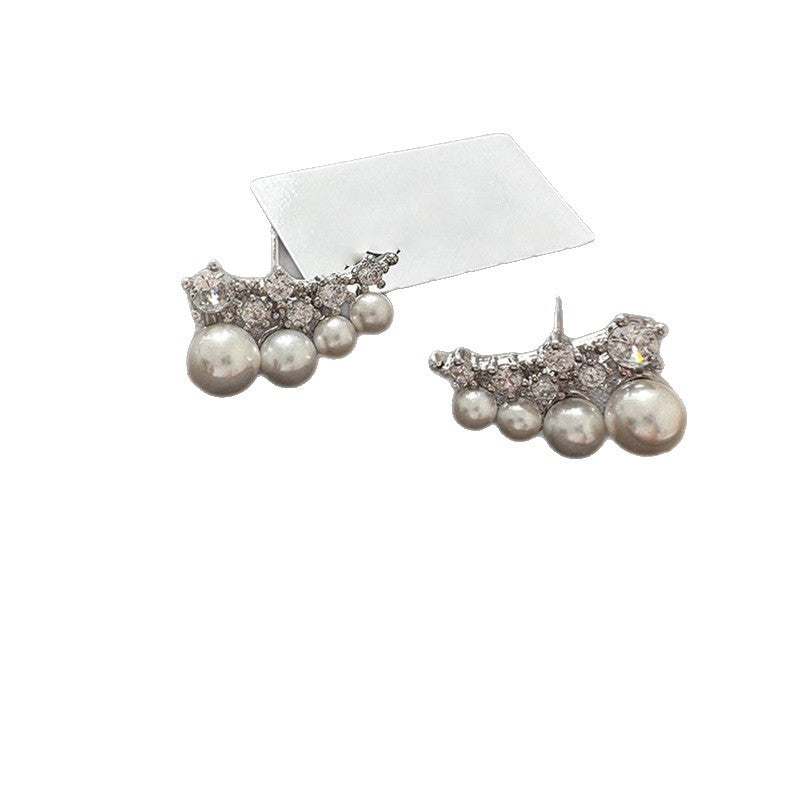 Orecchini a perno eleganti, minimalisti, geometrici con perle e zirconi per donna