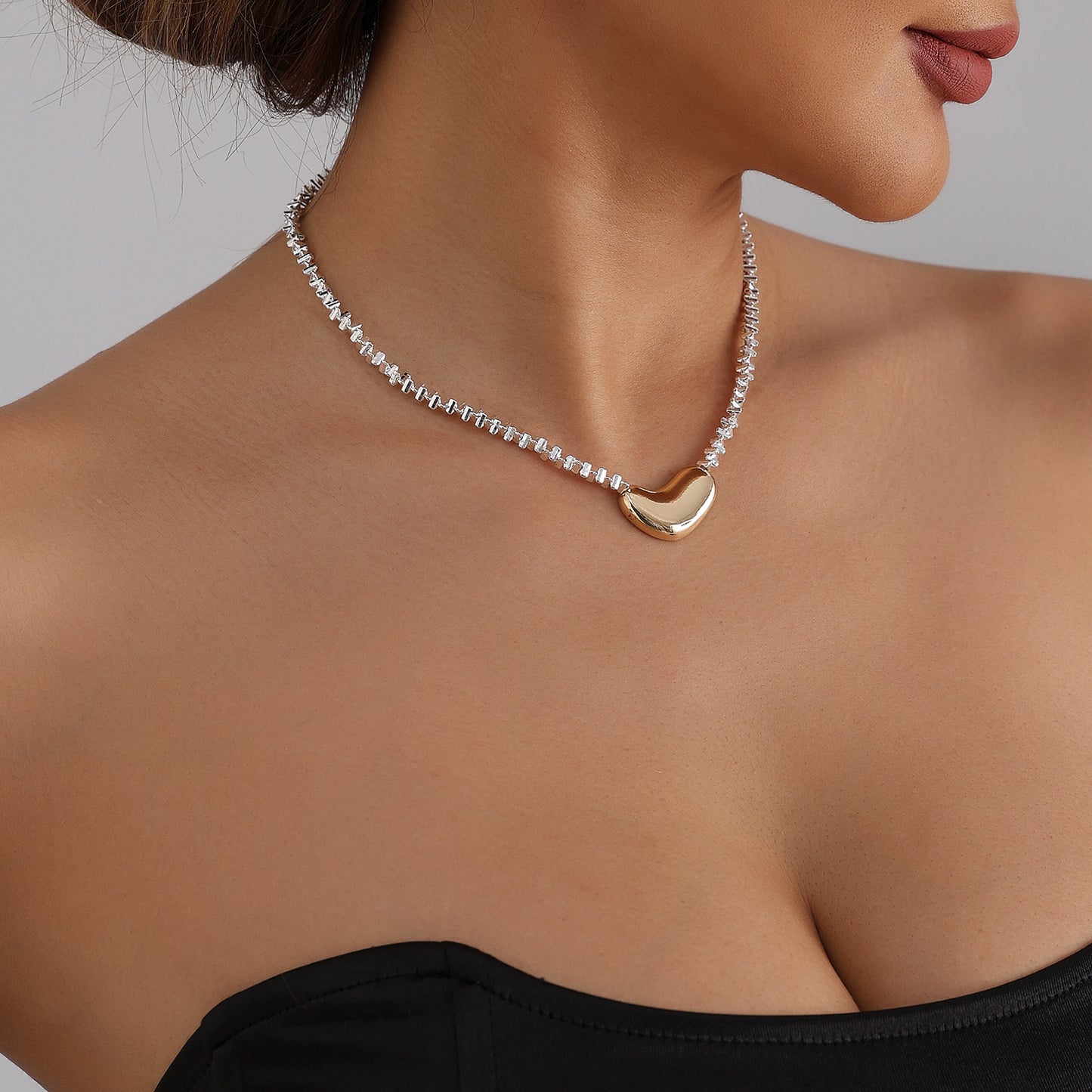 Vintage Two-Tone Alloy Heart Geometric Beaded Necklace for Women