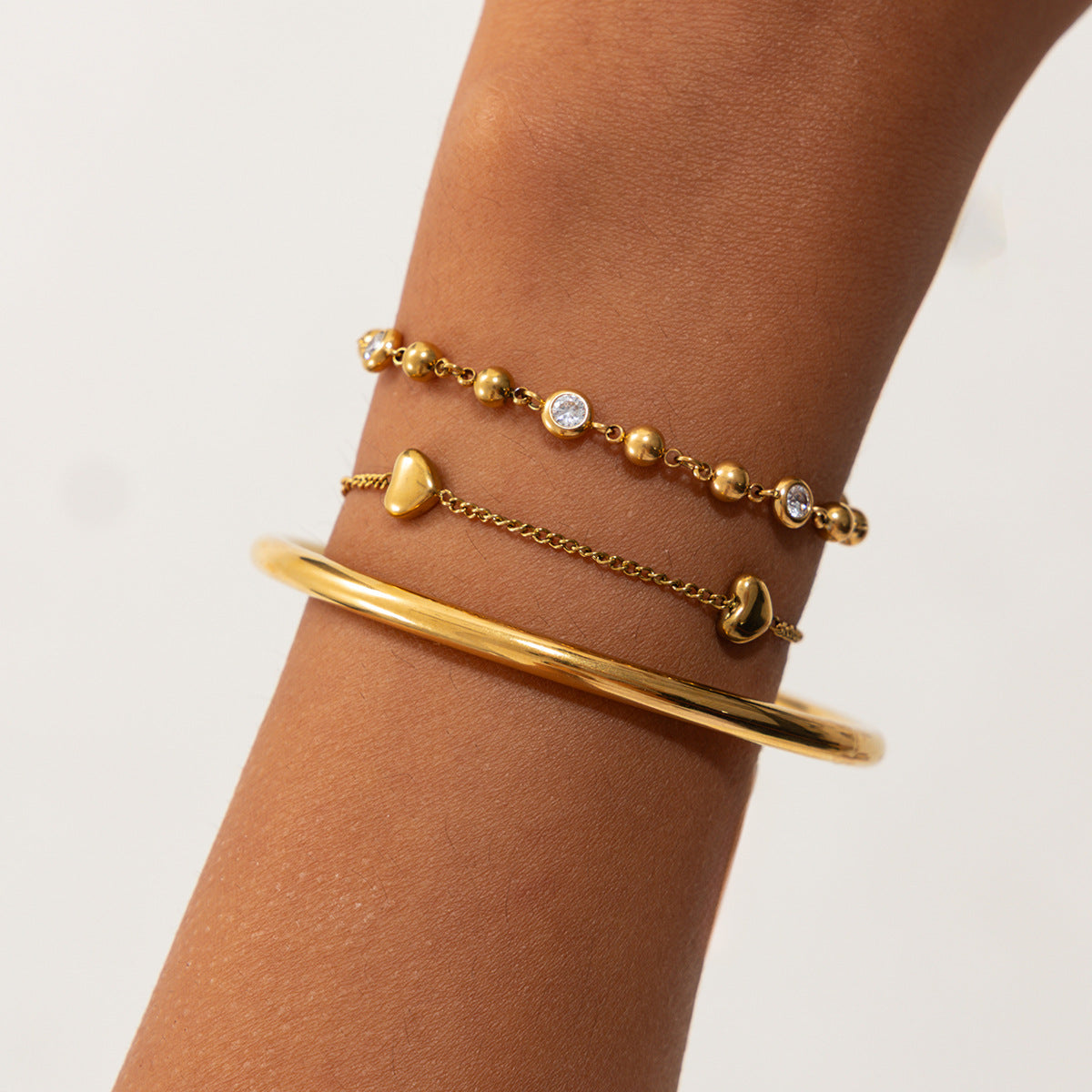 Minimalist Luxury 18K Gold Plated Stainless Steel Round Heart Rhinestone Spring Cuff Bracelet