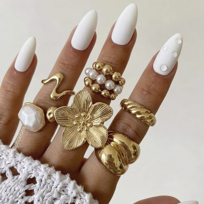 Sweet Geometric Heart Zinc Alloy Plated Ring with Baroque Pearl Inlay Floral Design for Women
