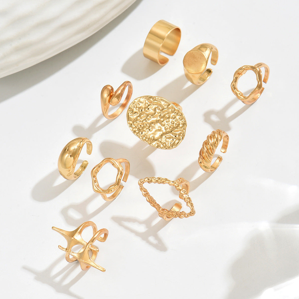 Anillo ajustable geométrico minimalista de aleación de zinc chapado en oro de 18 quilates para mujer