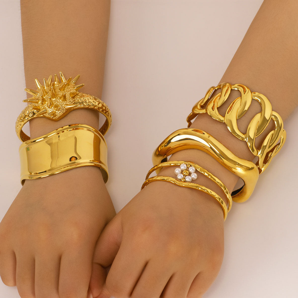 Minimalist Geometric Stainless Steel Wide Cuff Bracelet with 18K Vacuum Plating for Women
