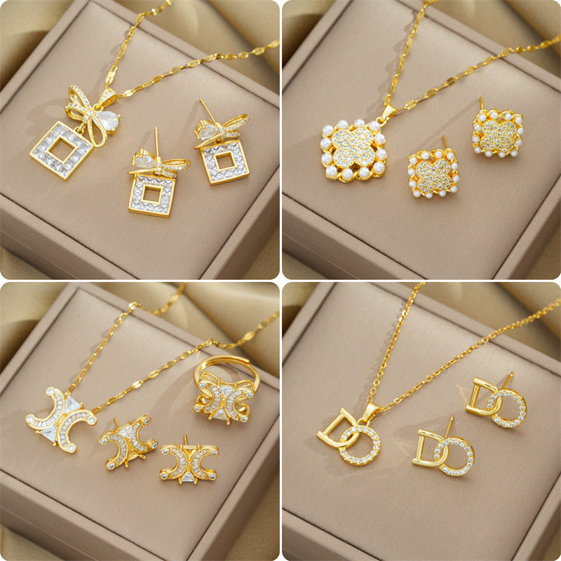 Set di Collane da Donna Minimaliste di Lusso con Cuore e Forme Geometriche in Acciaio al Titanio, Placcate Oro e con Catena a O