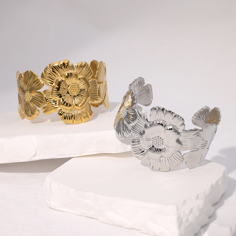Elegant Vintage-Inspired Gold-Plated Stainless Steel Open Bangle Bracelet with Floral Design