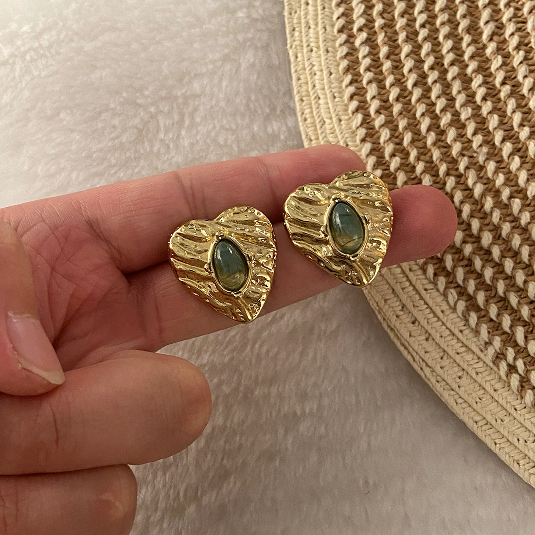 Orecchini a perno vintage in acciaio inossidabile a forma di cuore con finitura placcata per donna
