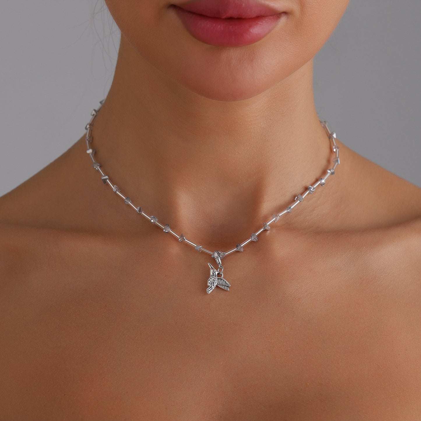Creative Irregular Bird-Shaped Alloy Pendant Necklace for Women with Plated Finish and Clavicle Chain