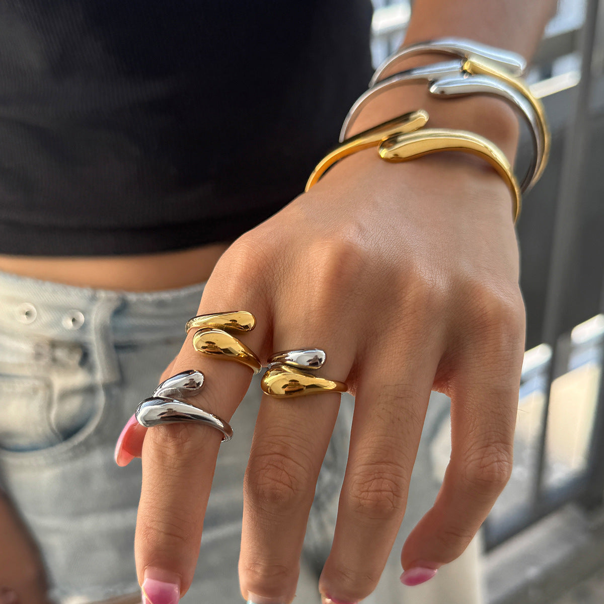 Conjunto de Pulsera de Acero Inoxidable a la Moda con Anillo de Acero de Titanio y Pendientes en Forma de Gota para Mujer