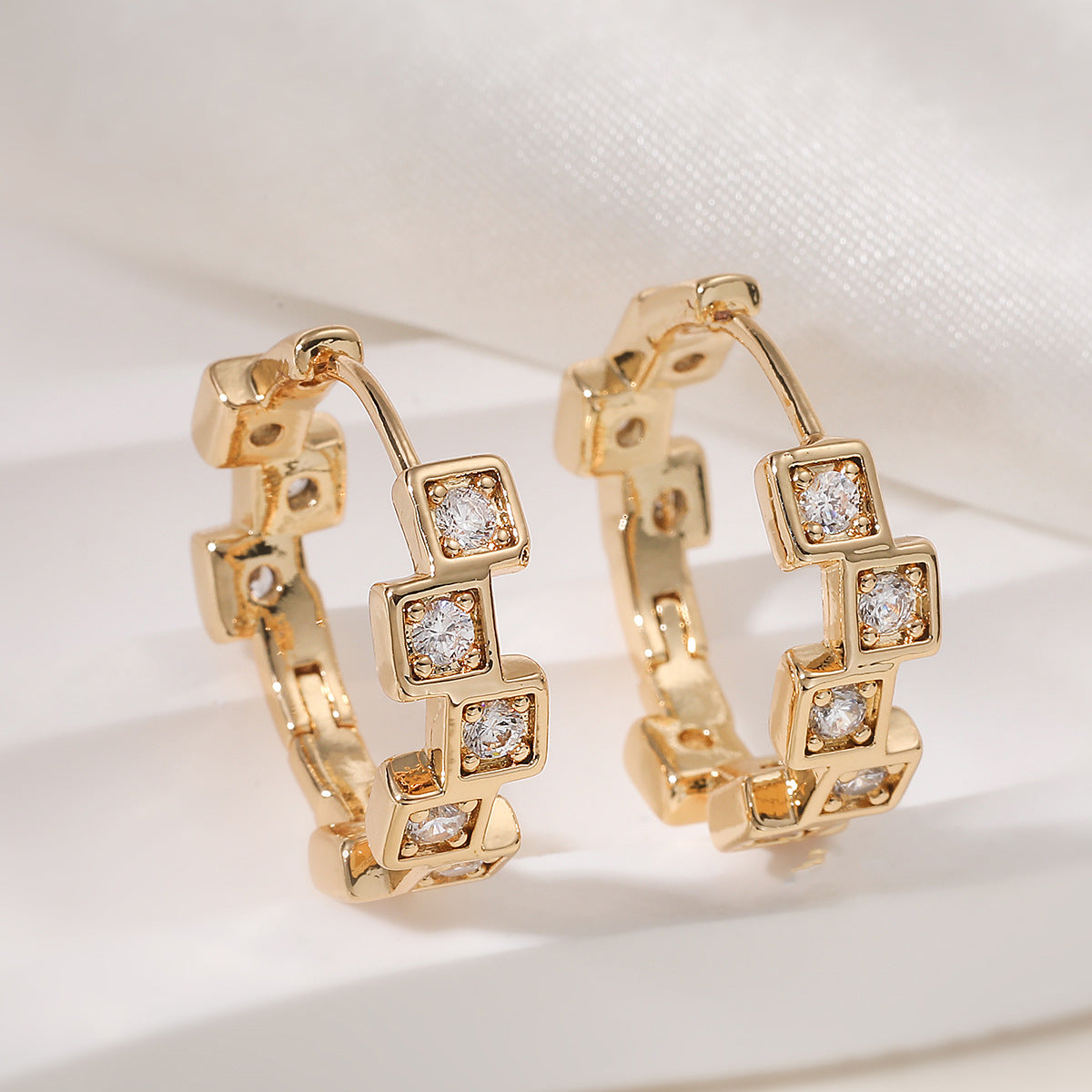 Fashion Geometric Brass Gold Plated Cubic Zirconia Hoop Earrings for Women