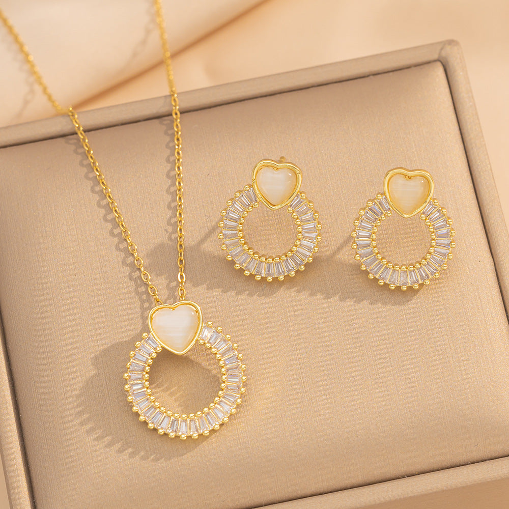 Luxury Heart-Shaped Titanium Steel Necklace Set with Gold-Plated Copper Pendant and Rhinestone Inlay on O-Chain