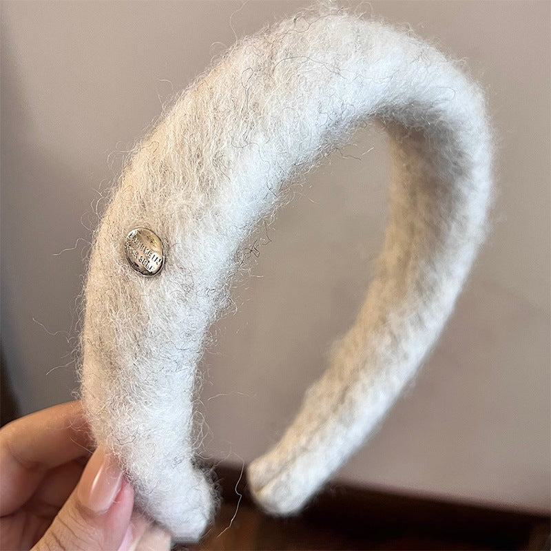 Diadema de letras de terciopelo para mujer con acabado artesanal, accesorio para el cabello moderno y versátil para otoño e invierno