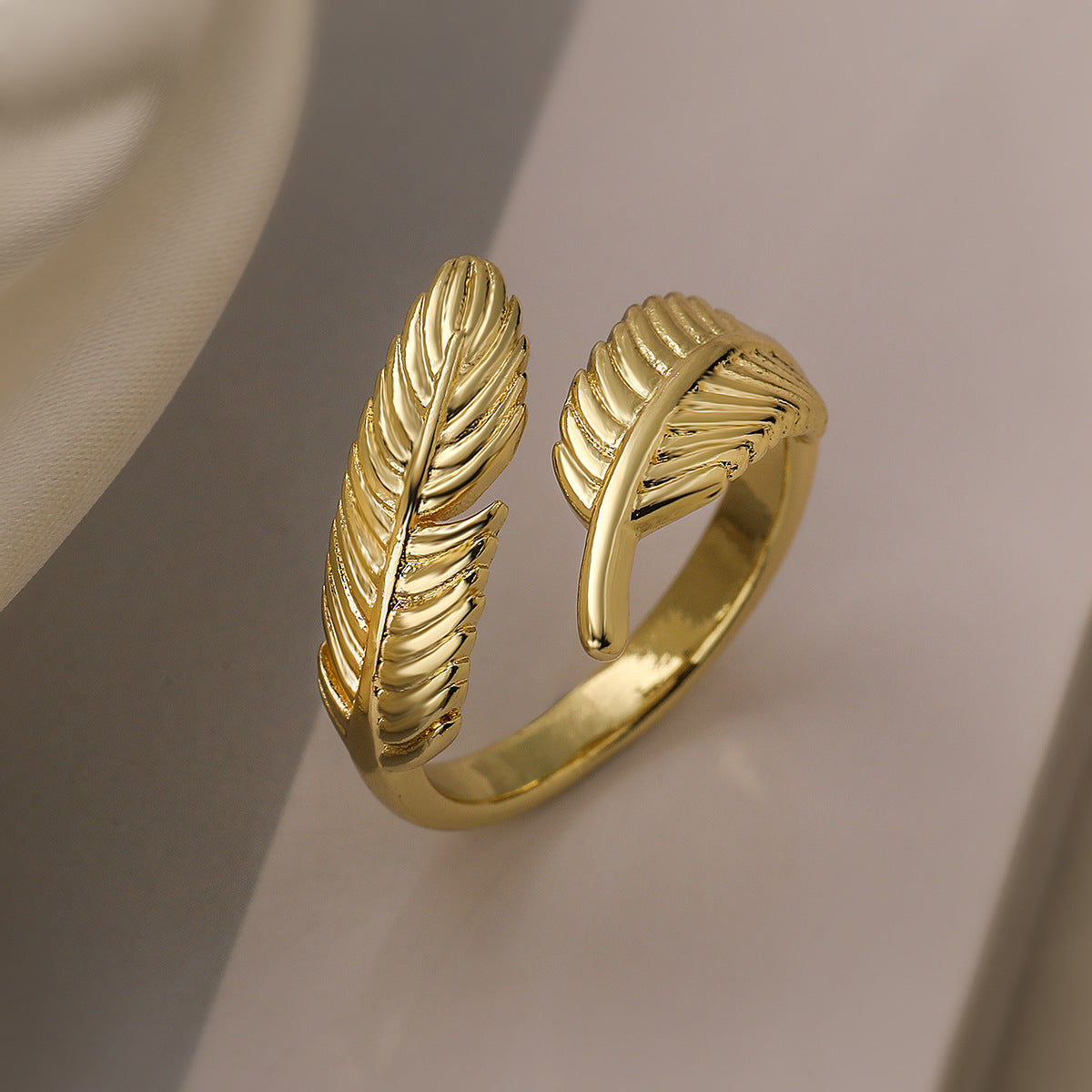 Anello da donna in rame geometrico irregolare in stile vintage con placcatura in oro 18 carati