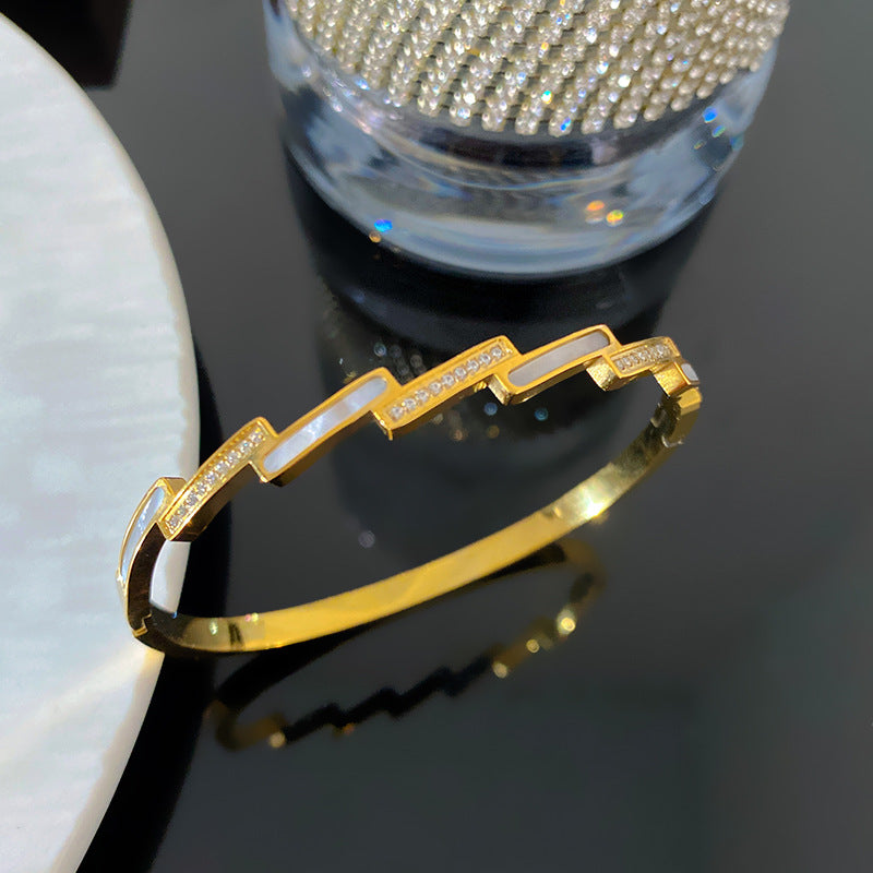 Minimalist Luxury Geometric Hollow Mother of Pearl Rhinestone Plated Titanium Steel Bracelet for Women