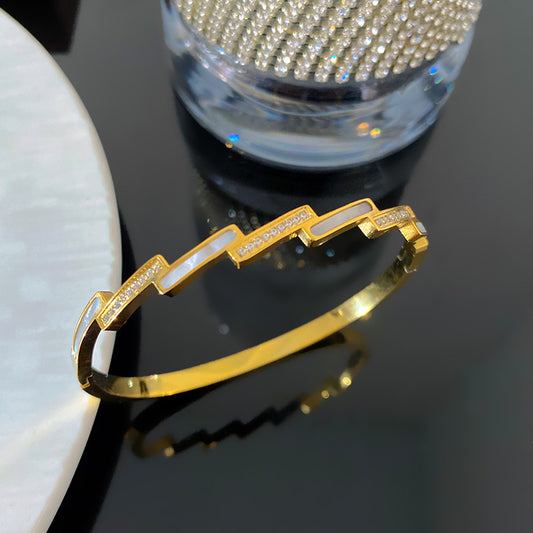 Minimalist Luxury Geometric Hollow Mother of Pearl Rhinestone Plated Titanium Steel Bracelet for Women
