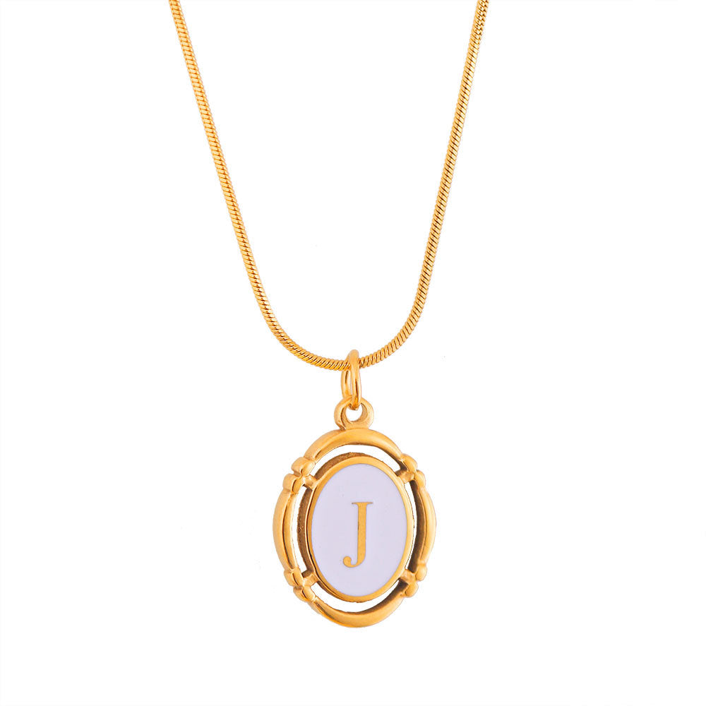 Collana con Pendente Ovale Minimalista a Forma di Lettera in Acciaio al Titanio Placcato Oro con Finitura Smaltata Unisex