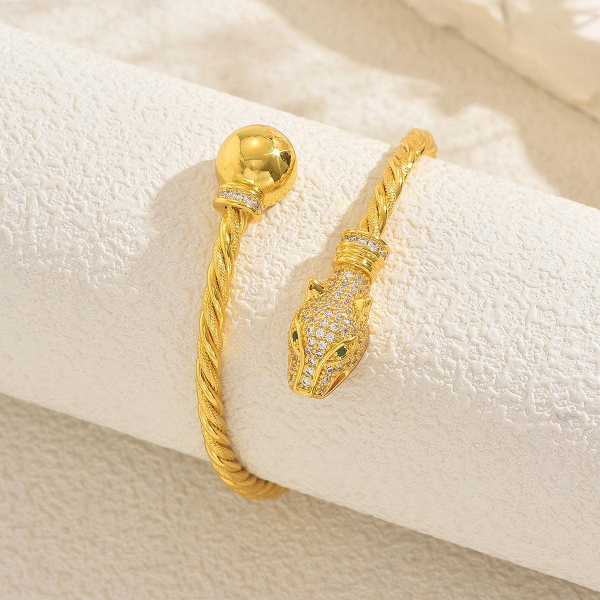 Pulsera minimalista de lujo con forma de serpiente, aleación de cobre e incrustaciones de circonitas, para mujer