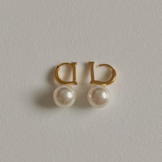 Sweet Fresh Natural Style Water-Drop Shaped 925 Sterling Silver Pearl Stud Earrings with Letter Accent