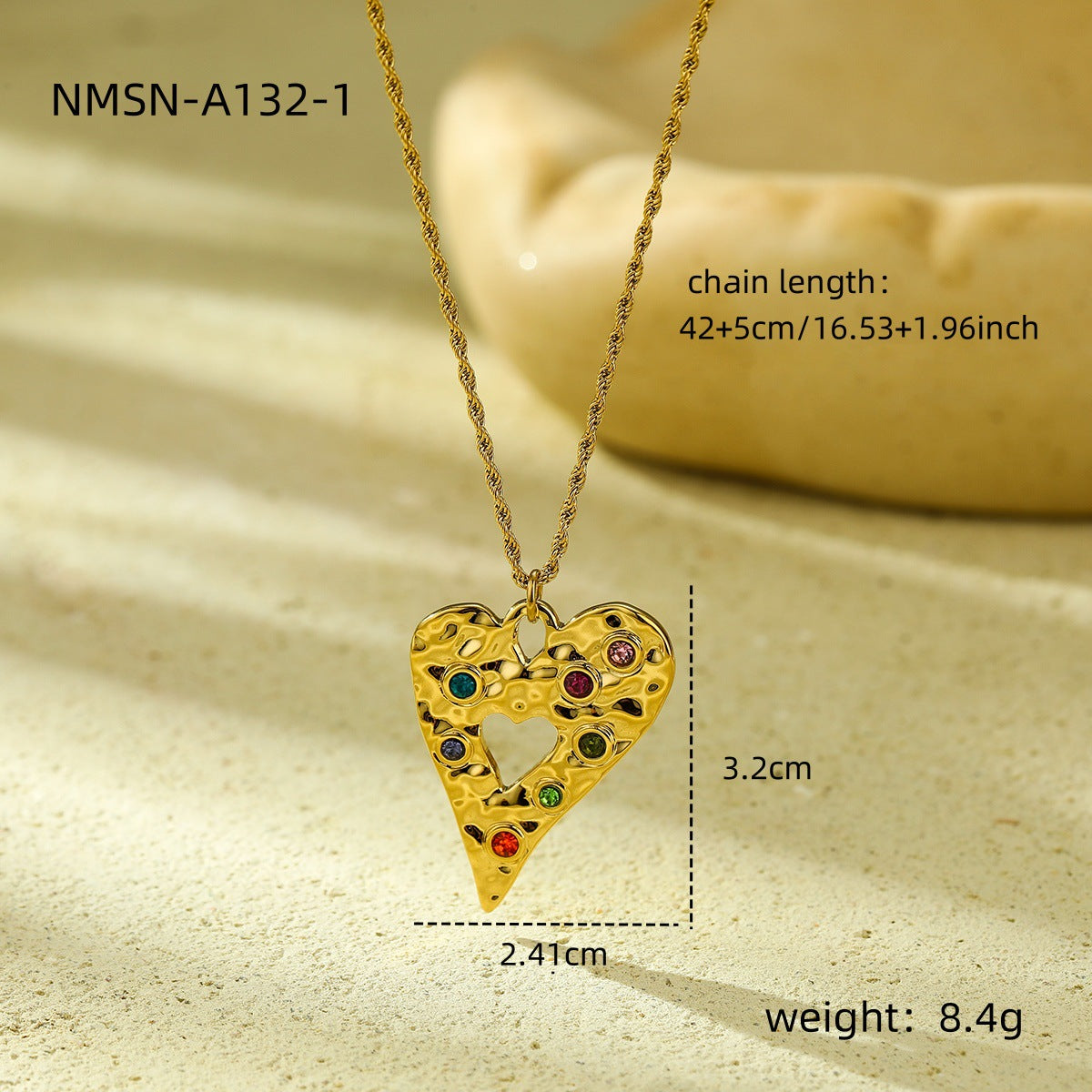 Collar Colgante Geométrico Minimalista de Acero de Titanio con Chapado en Oro de 18K y Diseño de Textura Martillada para Mujer