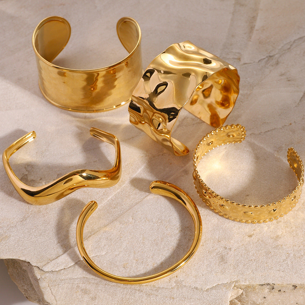 Pulsera de puño minimalista geométrica de acero inoxidable chapada en oro para mujer