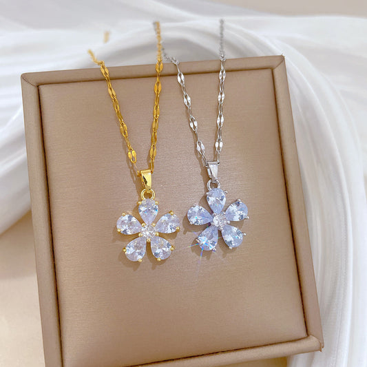 Sweet Minimalist Five-Petal Flower Rhinestone Inlay Titanium Steel Necklace for Unisex