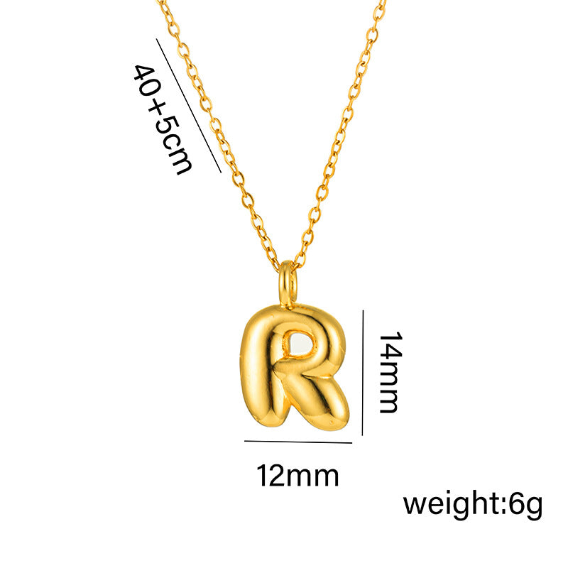 Collar minimalista de acero de titanio chapado en oro de 18 quilates con forma de letra delicada para mujer